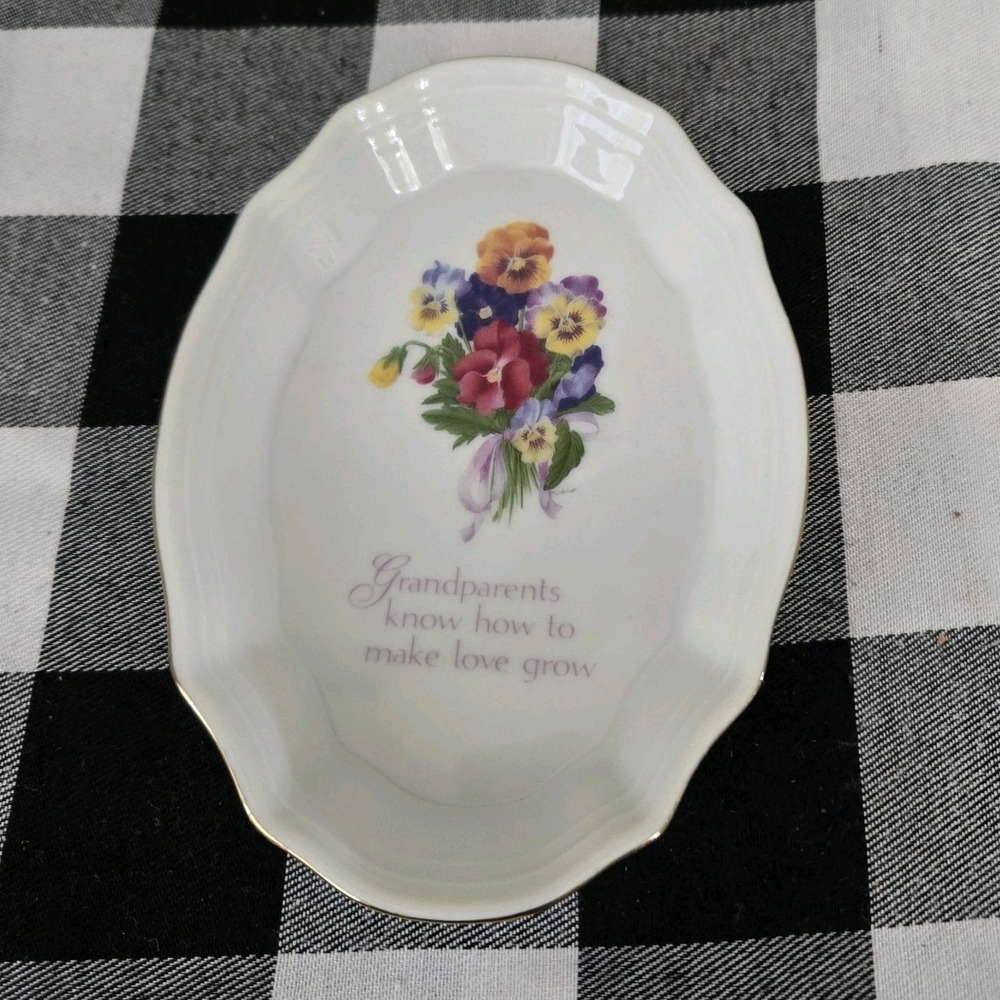 Designer's Collection Trinket Dish Decor Grandparents Make Love Grow Gift